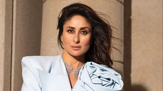 २०२४ मध्ये करीना कपूर खानच्या 'सिंघम अगेन', 'द बकिंघम मर्डर्स' आणि 'क्रू' या तीन चित्रपटांनी मिळून बॉक्स ऑफिसवर ३५८.२७ कोटी रुपयांची कमाई केली. या यादीत करीना पाचव्या क्रमांकावर आहे.