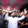 <p>या महिन्याच्या सुरुवातीला पार पडलेल्या शपथविधी सोहळ्यात मुख्यमंत्री देवेंद्र फडणवीस यांच्यासह एकनाथ शिंदे आणि अजित पवार यांनी उपमुख्यमंत्रीपदाची शपथ घेतली. गेल्या सरकारमध्ये एकनाथ शिंदे यांनी मुख्यमंत्रीपद भूषविले होते.&nbsp;</p>