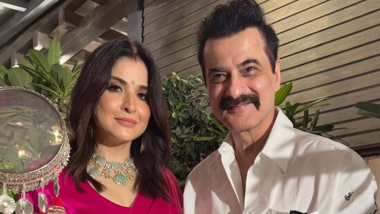 संजय कपूरची पत्नी महीप हिनेही सांगितले होते की, जेव्हा तिला संजयचे कुठेतरी अफेअर असल्याचे समजले तेव्हा तिने शनायासोबत घर सोडले. पण मुलगी लहान असल्यामुळे तिला शनायाला वडिलांपासून दूर करायचे नव्हते. म्हणून ती परत आली आणि काही दिवसांनी सर्व काही ठीक झाले.