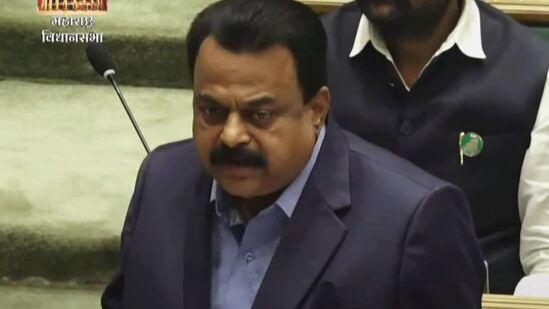 Video : ठाकरेंच्या आमदाराने फोडली कल्याणच्या मराठी कुटुंबावरील अन्यायाला वाचा Video : ठाकरेंच्या आमदाराने फोडली कल्याणच्या मराठी कुटुंबावरील अन्यायाला वाचा