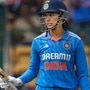 Smirti Mandhana : स्मृती मानधनाचं शतक हुकलं, पण टीम इंडियानं ठोकल्या ३१४ धावा Smirti Mandhana : स्मृती मानधनाचं शतक हुकलं, पण टीम इंडियानं ठोकल्या ३१४ धावा