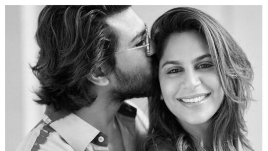 उपासनाच्या व्यावसायिक जीवनाबद्दल सांगायचे तर, ती अपोलो चॅरिटीची उपाध्यक्ष आणि पी पॉझिटिव्ह मासिकाची मुख्य संपादक देखील आहे. उपासनाच्या व्यावसायिक जीवनाबद्दल सांगायचे तर, ती अपोलो चॅरिटीची उपाध्यक्ष आणि पी पॉझिटिव्ह मासिकाची मुख्य संपादक देखील आहे.