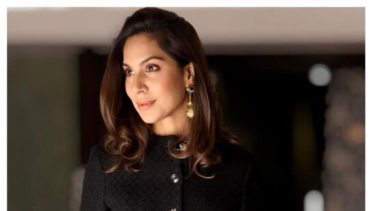 तिच्या नेटवर्थबद्दल बोलायचे तर, उपासनाची एकूण संपत्ती ११३० कोटी रुपये आणि राम चरणची १३७० कोटी रुपये आहे. दोघांची मिळून एकूण संपत्ती २५०० रुपये आहे. तिच्या नेटवर्थबद्दल बोलायचे तर, उपासनाची एकूण संपत्ती ११३० कोटी रुपये आणि राम चरणची १३७० कोटी रुपये आहे. दोघांची मिळून एकूण संपत्ती २५०० रुपये आहे.