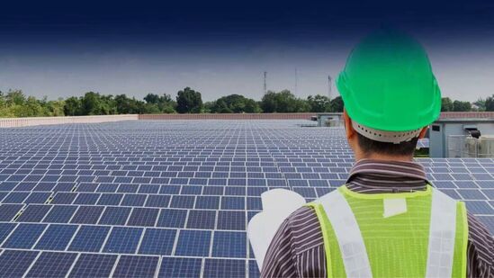 Premier Energies ipo : प्रीमियर एनर्जीजचा शेअर ३ सप्टेंबर २०२४ रोजी १२०.२२ टक्क्यांच्या प्रीमियमसह शेअर बाजारात सूचीबद्ध झाला. आयपीओमध्ये शेअरची किंमत ४५० होती, प्रत्यक्षात तो ९९१ रुपयांवर लिस्ट झाला.&lt;/p&gt;