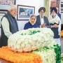 Video : पंतप्रधान नरेंद्र मोदी, अमित शहा यांनी घेतलं मनमोहन सिंग यांचं अंत्यदर्शन Video : पंतप्रधान नरेंद्र मोदी, अमित शहा यांनी घेतलं मनमोहन सिंग यांचं अंत्यदर्शन