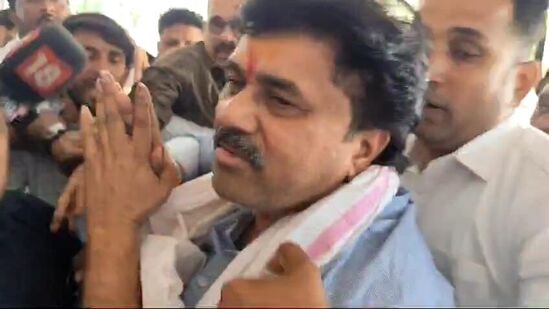 मोठी बातमी! वाल्मिक कराडला केज न्यायालयाचा दणका! १४ दिवसांची सीआयडी कोठडी