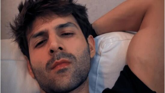 मात्र, कार्तिकला 'प्यार का पंचनामा २' या चित्रपटातून लोकप्रियता मिळाली आणि त्यानंतर त्याचा 'सोनू के टीटू की स्वीटी' हा चित्रपट आला, ज्याने बॉक्स ऑफिसवरही खळबळ उडवून दिली. मात्र, कार्तिकला 'प्यार का पंचनामा २' या चित्रपटातून लोकप्रियता मिळाली आणि त्यानंतर त्याचा 'सोनू के टीटू की स्वीटी' हा चित्रपट आला, ज्याने बॉक्स ऑफिसवरही खळबळ उडवून दिली.