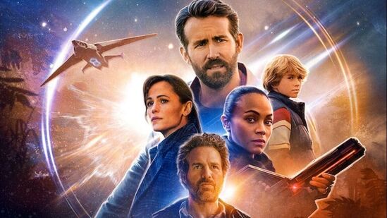 'द अॅडम प्रोजेक्ट' या चित्रपटाची कथा एका टाइम ट्रॅव्हलरभोवती फिरते, जो भविष्य वाचवण्याचा प्रयत्न करतो. या चित्रपटाचे दिग्दर्शन शॉन लेव्ही यांनी केले होते. 'द अॅडम प्रोजेक्ट' या चित्रपटाची कथा एका टाइम ट्रॅव्हलरभोवती फिरते, जो भविष्य वाचवण्याचा प्रयत्न करतो. या चित्रपटाचे दिग्दर्शन शॉन लेव्ही यांनी केले होते.