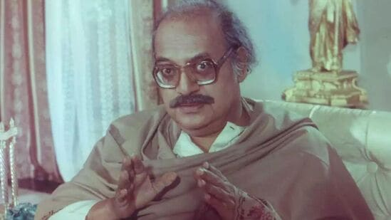 उत्पल दत्त हे एक उत्कृष्ट अभिनेते, दिग्दर्शक आणि नाटककार होते. उत्पल दत्त हे हृषीकेश मुखर्जी यांच्या चित्रपटांचा जीव असायचे. त्यांचा जन्म बांगलादेशातील बारिशाल येथे झाला हे फार लोकांना माहीत आहे. उत्पल दत्त हे एक उत्कृष्ट अभिनेते, दिग्दर्शक आणि नाटककार होते. उत्पल दत्त हे हृषीकेश मुखर्जी यांच्या चित्रपटांचा जीव असायचे. त्यांचा जन्म बांगलादेशातील बारिशाल येथे झाला हे फार लोकांना माहीत आहे.