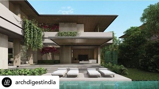 दरम्यान, विराट कोहलीसाठी ऑस्ट्रेलिया दौरा काही खास नव्हता. बॉर्डर-गावस्कर कसोटी मालिकेत टीम इंडियाला पराभवाचा सामना करावा लागला होता. यानंतर भारतात पोहोचताच विराट कोहली प्रेमानंद महाराजांना भेटायला गेला होता.