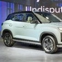 <p>सेफ्टीसाठी या&nbsp;SUV&nbsp;मध्ये&nbsp;6&nbsp;एअरबॅग्ज,&nbsp;अँटी-लॉक ब्रेकिंगसह&nbsp;EBD, ADAS&nbsp;लेव्हल&nbsp;2, ABS, EBD,&nbsp;हिल होल्ड असिस्ट आणि&nbsp;ESP&nbsp;सारखी फीचर्स असतील.&nbsp;ह्युंदाई क्रेटा ईव्ही क्रेटा आयसीईसारखेच डिझाइनसह येते. ह्युंदाई क्रेटा ईव्हीमध्ये फ्रंट प्रोफाइल आहे ज्यात समान उभ्या स्थितीत एलईडी हेडलॅम्प आणि एलईडी डेटाइम रनिंग लाइट्स (डीआरएल) आहेत. फरक फक्त पारंपारिक रेडिएटर ग्रिलच्या जागी बंद पॅनेल आहे.&nbsp;</p>