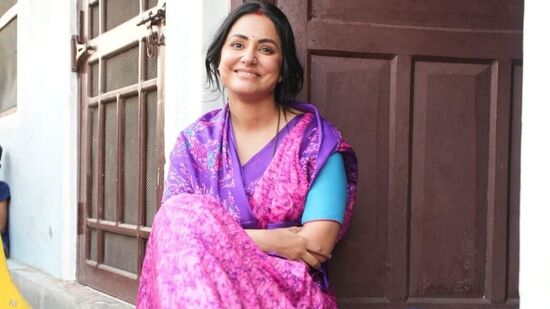 हिनाची वेब सीरिज 'गृहलक्ष्मी' या महिन्यात १६ जानेवारी रोजी ओटीटी प्लॅटफॉर्म एपिक ऑनवर प्रसारित झाली आहे. यामध्ये तिने एका धाडसी आणि सशक्त महिलेची भूमिका साकारली आहे. हिनाची वेब सीरिज 'गृहलक्ष्मी' या महिन्यात १६ जानेवारी रोजी ओटीटी प्लॅटफॉर्म एपिक ऑनवर प्रसारित झाली आहे. यामध्ये तिने एका धाडसी आणि सशक्त महिलेची भूमिका साकारली आहे.