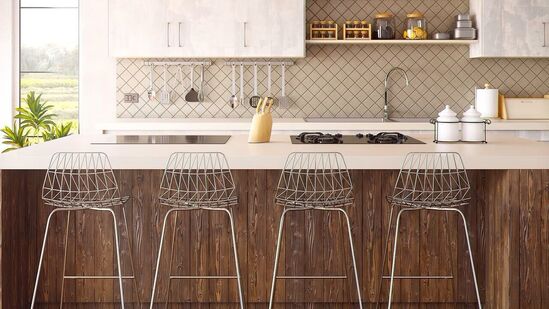 स्वयंपाकघरात काहीतरी गोड बनवा.घरात प्रथम पत्नीने प्रवेश करावा आणि त्यानंतर पतीने प्रवेश करावा. पूजेच्या दिवशी स्वयंपाकघरात काहीतरी गोड पदार्थ नक्की बनवा. पूजा झाल्यानंतर घर झाडू नये. स्वयंपाकघरात काहीतरी गोड बनवा.घरात प्रथम पत्नीने प्रवेश करावा आणि त्यानंतर पतीने प्रवेश करावा. पूजेच्या दिवशी स्वयंपाकघरात काहीतरी गोड पदार्थ नक्की बनवा. पूजा झाल्यानंतर घर झाडू नये.