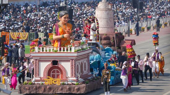 कर्तव्यपथावर भारताची वैविध्यपूर्ण शक्ती आणि सतत विकसित होत असलेल्या सांस्कृतीचे दर्शन घडले. सहभागी राज्ये/केंद्रशासित प्रदेशांची पहिली झांकी गोव्याची होती, ज्यात गोव्याचा सांस्कृतिक वारसा दाखवण्यात आला होता.