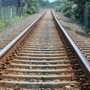 घरच्यांनी लग्नाला नकार देताच प्रेमीयुगुलाची रेल्वेसमोर उडी