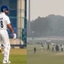 Virat Kohli Ranji Trophy : सुरक्षा भेदून विराटचे तीन चाहते मैदानात घुसले, पुढे काय घडलं? तुम्हीच पाहा Virat Kohli Ranji Trophy : सुरक्षा भेदून विराटचे तीन चाहते मैदानात घुसले, पुढे काय घडलं? तुम्हीच पाहा
