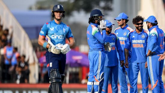 IND vs ENG : नागपूर वनडेत हर्षित राणा-रविंद्र जडेजाची अप्रतिम गोलंदाजी, टीम इंडियासमोर किती धावांचे लक्ष्य? पाहा