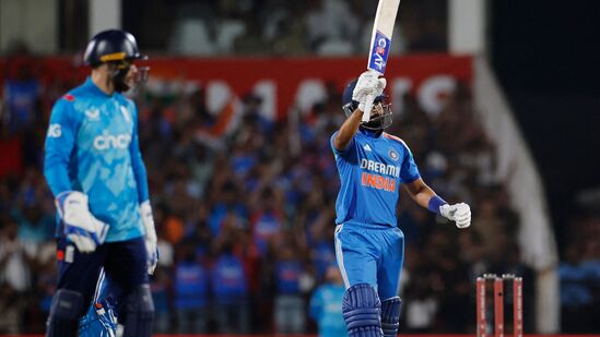 Shreyas Iyer : श्रेयस अय्यरचं तुफानी कमबॅक, जोफ्रा आर्चरसह कोणालाच सोडलं नाही, पाहा