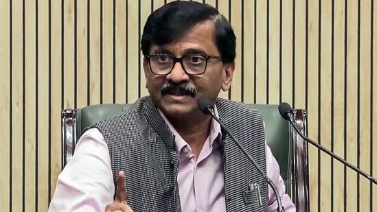 Video : महाराष्ट्रात वाढलेले ३९ लाख मतदार आता बिहारमध्ये जातील; काय म्हणाले संजय राऊत? Video : महाराष्ट्रात वाढलेले ३९ लाख मतदार आता बिहारमध्ये जातील; काय म्हणाले संजय राऊत?