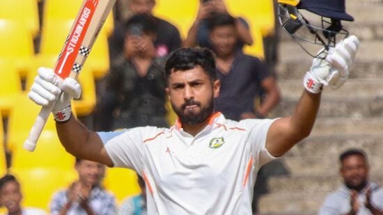 Karun Nair Century : करुण नायर ठरला विदर्भाचा संकटमोचक, तामिळनाडूविरुद्ध केली खास कामगिरी