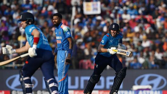 IND vs ENG : बेन डकेट- जो रूटची अर्धशतकं, कटक वनडेत टीम इंडियासमोर ३०५ धावांचे लक्ष्य