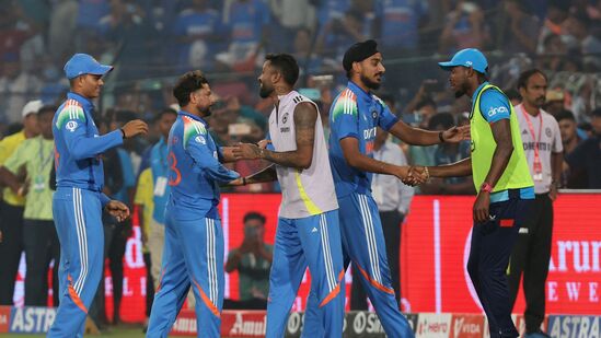 IND vs ENG : टी-20 नंतर भारताने वनडे मालिकाही जिंकली; रोहित शर्माचे धमाकेदार शतक