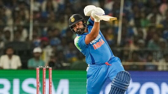 Rohit Sharma : सिक्सर किंग रोहित शर्मा… ख्रिस गेलला मागे टाकले, तर टॉवर अजूनही हा पाकिस्तानी फलंदाज