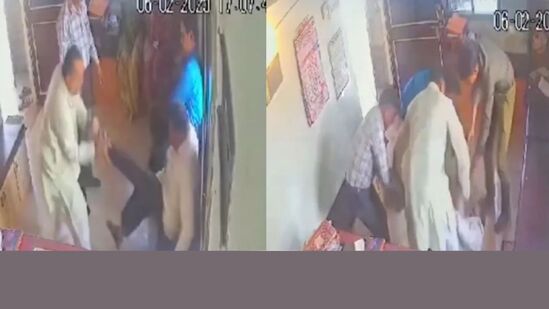 व्हायरल व्हिडिओ: शाळेच्या मुख्याधापकाकडून शिक्षकाला बेदम मारहाण