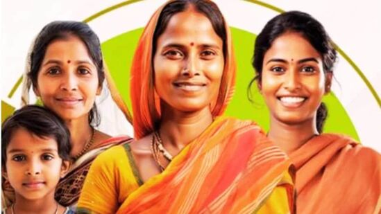 पुण्यात लाडक्या बहिणींकडे तब्बल ७५ हजार चारचाकी, प्रशासनाकडे यादी, होणार चौकशी
