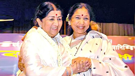 आशा भोसले और लता मंगेशकर