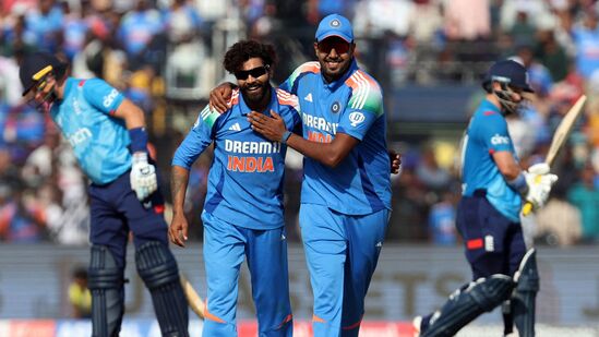 IND vs ENG Dream 11 Prediction : भारत-इंग्लंड आज नरेंद्र मोदी स्टेडियमवर भिडणार, ड्रीम इलेव्हनवर अशी बनवा तुमची टीम