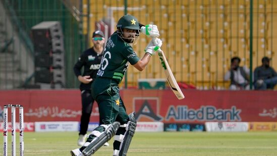 Babar Azam PAK vs NZ : कराचीत बाबर आझमने इतिहास रचला, किंग कोहलीचा वर्ल्ड रेकॉर्ड मोडला