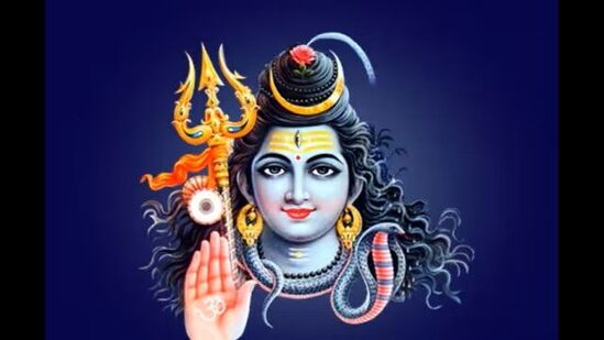 महाशिवरात्रीला शिवलिंगावर अर्पण करा ५ गोष्टी, महादेव होतील प्रसन्न