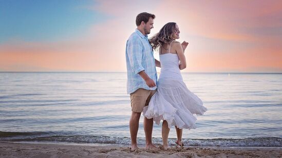 धनु :&nbsp;धनु राशीच्या लोकांसाठी हा आठवडा प्रेमसंबंधातील चिंता आणि अडचणींनी भरलेला असेल. नव्या सुरुवातीची चिंता राहील. तथापि, आठवड्याच्या उत्तरार्धात वेळ अनुकूल असेल आणि प्रेम वाढेल. आठवड्याच्या शेवटी प्रेम जीवनात सुख-समृद्धीच्या अनेक संधी प्राप्त होतील. प्रेमात लाभ होईल. हा आठवडा आपल्या प्रेम संबंधात शहाणपणाने काम करण्याचा आठवडा आहे आणि कोणताही निर्णय घेण्यापूर्वी आपण आपल्या कुटुंबातील सदस्यांशी बोलले पाहिजे.