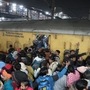 रेल्वेची ‘ती’ एक घोषणा अन् होत्याचं नव्हतं झालं! अचानक गर्दी वाढल्यानं झाली चेंगराचेंगरी रेल्वेची ‘ती’ एक घोषणा अन् होत्याचं नव्हतं झालं! अचानक गर्दी वाढल्यानं झाली चेंगराचेंगरी