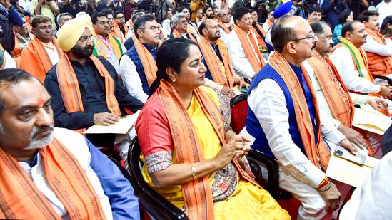 दिल्लीच्या नव्या मुख्यमंत्री रेखा गुप्ता यांच्यासोबत हे ६ संभाव्य मंत्रीही घेऊ शकतात शपथ
