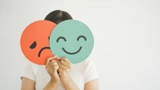 शुक्र ग्रह कधी अशुभ परिणाम देतो? - वास्तुनुसार, जे लोक आपल्या पत्नींचा आदर करत नाहीत आणि तिच्याशी गैरवर्तन करतात त्यांना शुक्र वाईट परिणाम देतो. असे मानले जाते की शुक्र ग्रहाच्या अशुभ परिणामांमुळे व्यक्तीला वैयक्तिक आणि व्यावसायिक समस्यांना तोंड द्यावे लागते. शुक्र ग्रह कधी अशुभ परिणाम देतो? - वास्तुनुसार, जे लोक आपल्या पत्नींचा आदर करत नाहीत आणि तिच्याशी गैरवर्तन करतात त्यांना शुक्र वाईट परिणाम देतो. असे मानले जाते की शुक्र ग्रहाच्या अशुभ परिणामांमुळे व्यक्तीला वैयक्तिक आणि व्यावसायिक समस्यांना तोंड द्यावे लागते.