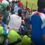 Ind vs Pak : शाहीन-नसीमची धुलाई होत होती, संतापून पाकिस्तानी चाहत्यांनी टीम इंडियाची जर्सी घातली, व्हिडीओ पाहा