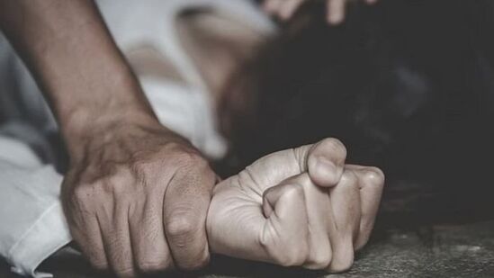 पुणे हादरले! स्वारगेट बसस्थानकात शिवशाही बसमध्ये २६ वर्षीय तरुणीवर बलात्कार