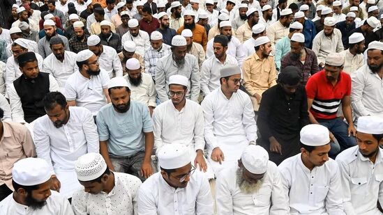 रमजान महिन्यात आज दिसणार चंद्र, जाणून घ्या पहिल्या रोजासाठी सेहरी आणि इफ्तारची वेळ