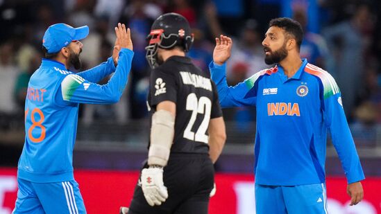 न्यूझीलंडचा ४४ धावांनी पराभव, वरुण चक्रवर्तीचे ५ विकेट, सेमी फायनलमध्ये टीम इंडिया या संघाला भिडणार