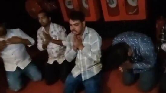 छावा चित्रपटातील इमोशनल सीनवर हसल्याने भडकले लोक 