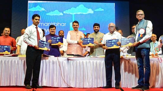 सरकारच्या सेवा नागरिकांना आता व्हॉट्सॲपवरही उपलब्ध होणार