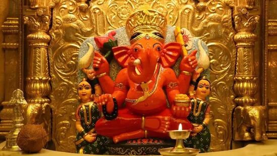 मुंबईतील सिद्धिविनायक मंदिराने मोडले कमाईचे सर्व विक्रम, वार्षिक उत्पन्न पोहोचले १३३ कोटींवर