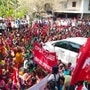 मार्क्सवादी कम्युनिस्ट पक्ष, भारतीय कम्युनिस्ट पक्ष, शेतकरी कामगार पक्ष, लाल निशाण पक्ष, भारतीय कम्युनिस्ट पक्ष (माले), श्रमिक मुक्ती दल व इतर अनेक संघटनांनी केलेल्या या आंदोलनामध्ये राज्यभरातील जवळपास सर्वच जिल्ह्यांमध्ये आणि बहुसंख्य तालुक्यांमध्ये मोर्चे, धरणे, निदर्शने, करत आंदोलने करण्यात आली. जनसुरक्षा विधेयक विरोधी कृती समितीच्या नेतृत्वाखाली झालेल्या या आंदोलनास राज्यभर जनतेचा चांगला प्रतिसाद मिळाला. <p>मार्क्सवादी कम्युनिस्ट पक्ष, भारतीय कम्युनिस्ट पक्ष, शेतकरी कामगार पक्ष, लाल निशाण पक्ष, भारतीय कम्युनिस्ट पक्ष (माले), श्रमिक मुक्ती दल व इतर अनेक संघटनांनी केलेल्या या आंदोलनामध्ये राज्यभरातील जवळपास सर्वच जिल्ह्यांमध्ये आणि बहुसंख्य तालुक्यांमध्ये मोर्चे, धरणे, निदर्शने, करत आंदोलने करण्यात आली. जनसुरक्षा विधेयक विरोधी कृती समितीच्या नेतृत्वाखाली झालेल्या या आंदोलनास राज्यभर जनतेचा चांगला प्रतिसाद मिळाला.</p>