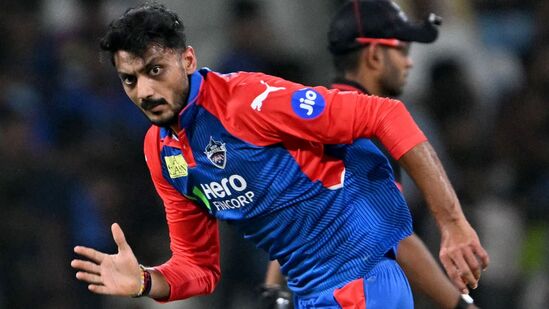 दिल्ली कॅपिटल्स - दिल्ली कॅपिटल्सने ८ पैकी ६ सामने जिंकले आहेत. १२ गुणांसह टीम नेट रनरेटच्या आधारावर पॉइंट्स टेबल मध्ये दुसऱ्या स्थानावर आहे. दिल्लीला साखळी फेरीत आणणी सहा सामने खेळायचे आहेत. प्लेऑफमध्ये पोहोचण्य़ासाठी त्यांना आणखी २ विजयाची गरज आहे. दिल्ली कॅपिटल्स - दिल्ली कॅपिटल्सने ८ पैकी ६ सामने जिंकले आहेत. १२ गुणांसह टीम नेट रनरेटच्या आधारावर पॉइंट्स टेबल मध्ये दुसऱ्या स्थानावर आहे. दिल्लीला साखळी फेरीत आणणी सहा सामने खेळायचे आहेत. प्लेऑफमध्ये पोहोचण्य़ासाठी त्यांना आणखी २ विजयाची गरज आहे.