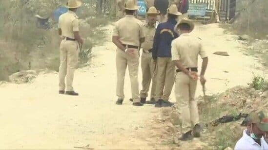 ‘पाकिस्तान झिदाबाद’ घोषणा दिल्याने तरुणाला ठार मारले.