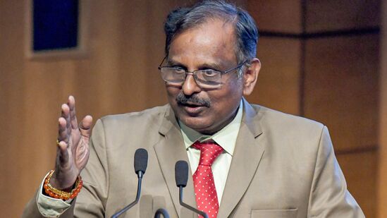  इस्रो प्रमुख व्ही नारायणन
