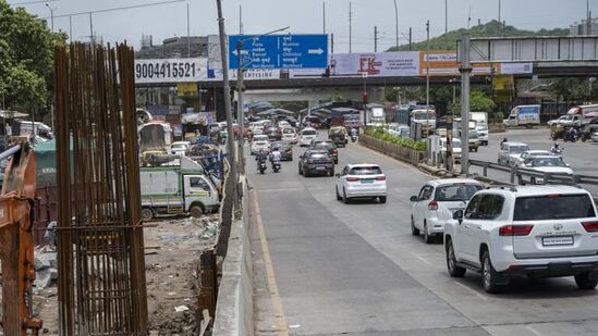 Mumbai, India - June 11, 2025: Two flyover arms at T junction junction on Sion Panvel highway connecting it to the Ghatkopar-Mankhurd Link Road flyover in Mumbai, India, on Wednesday, June 11, 2025. (Photo by Satish Bate/ Hindustan Times) (Hindustan Times)