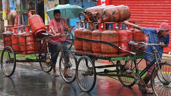 इस्रायल-इराण युद्धामुळे एलपीजीला मोठा धोका, फक्त १६ दिवसांचा स्टॉक